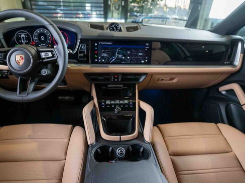 New 2025 Porsche Cayenne Coupe image 15