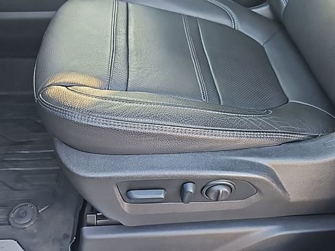 Used 2022 GMC Sierra 2500 Denali w/ Denali Ultimate Package image 11