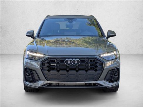 Used 2023 Audi Q5 e Prestige AWD/4WD image 2