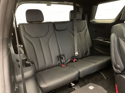 Used 2023 Hyundai Palisade Calligraphy image 31