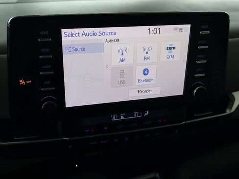 Used 2021 Toyota Sienna XLE image 32