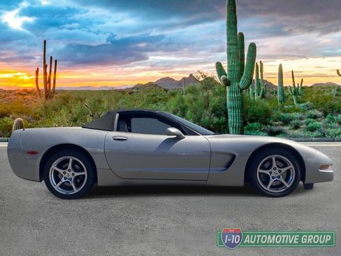 Used 2001 Chevrolet Corvette Convertible w/ Preferred Equipment Group2 RWD image 2