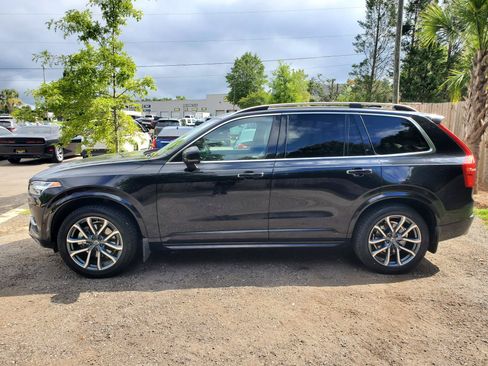 Used 2017 Volvo XC90 T6 Momentum w/ Vision Package AWD/4WD image 3