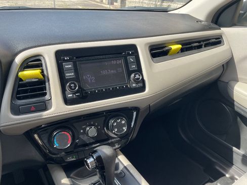Used 2016 Honda HR-V LX image 38