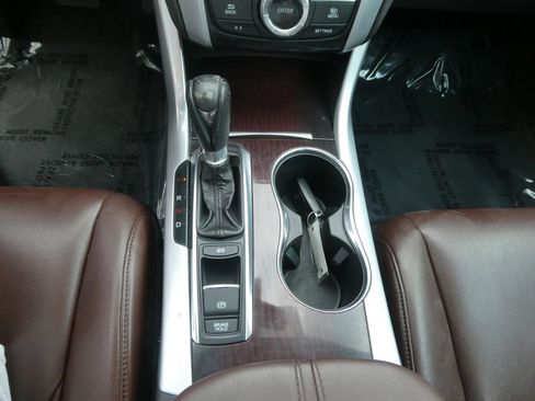 Used 2016 Acura TLX FWD image 24