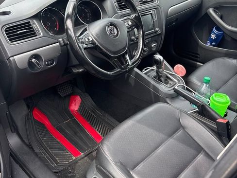 Used 2018 Volkswagen Jetta SE FWD image 9