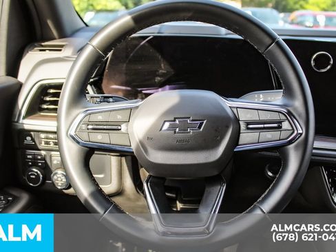 Used 2025 Chevrolet Suburban Z71 AWD/4WD image 28