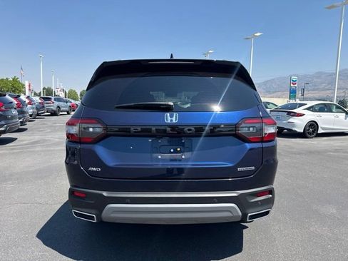 Used 2025 Honda Pilot Touring image 5