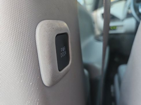 Used 2017 Toyota Sienna XLE Premium image 30