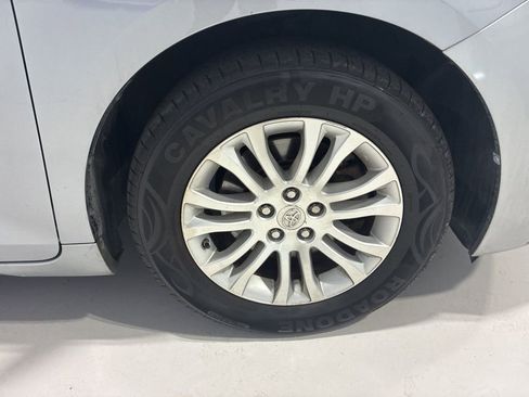 Used 2011 Toyota Sienna XLE image 30