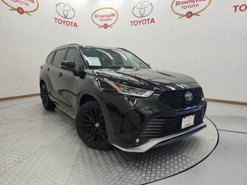 Used 2023 Toyota Highlander XSE image 1