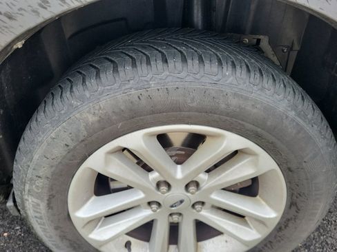 Used 2014 Ford Explorer XLT w/ Equipment Group 202A image 8