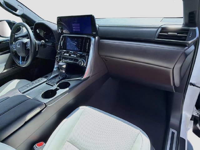 Used 2024 Lexus LX 600 4WD w/ Luxury Package image 2