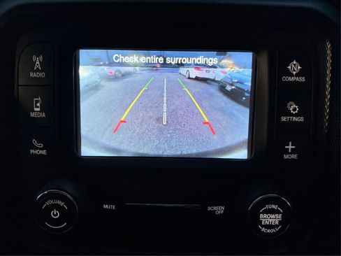 Used 2019 Jeep Wrangler Unlimited Sport S image 25