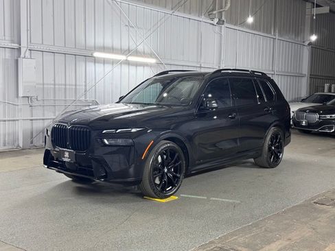 Used 2024 BMW X7 xDrive40i w/ M Sport Package AWD/4WD image 1