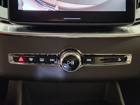 New 2026 Volvo XC90 B5 Core image 18