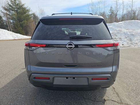 New 2026 Nissan Pathfinder SL image 6