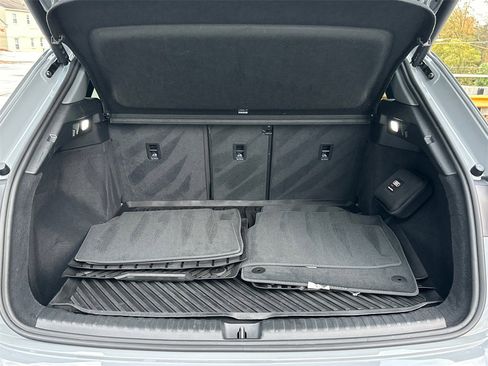 Used 2022 Audi Q4 e-tron Premium Plus w/ Premium Plus image 6