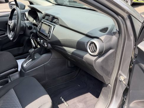 Used 2022 Nissan Versa S FWD image 21