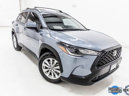 Used 2024 Toyota Corolla Cross LE w/ Moonroof Package image 9