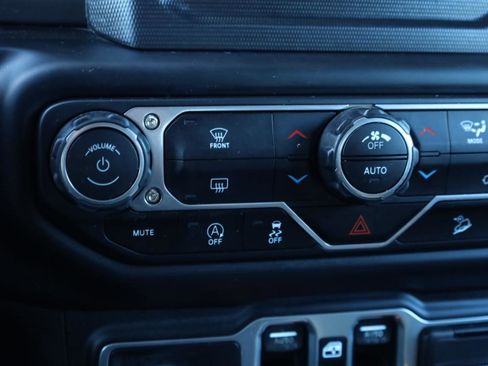 Used 2018 Jeep Wrangler Unlimited Sport S AWD/4WD image 12