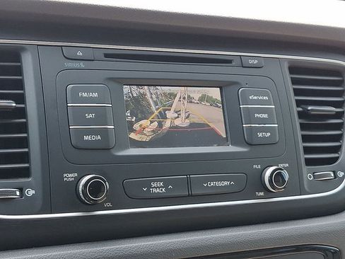 Used 2015 Kia Sedona LX FWD image 16