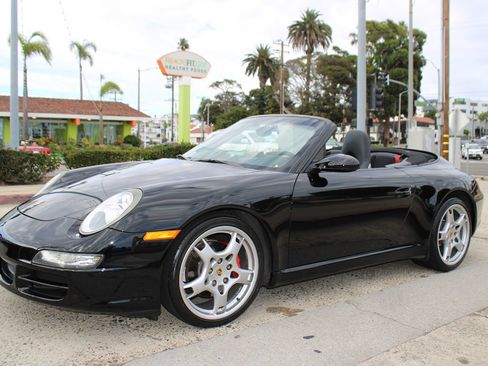 Used 2006 Porsche 911 Carrera RWD image 1