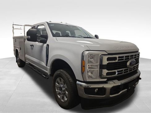 Used 2023 Ford F350 XLT AWD/4WD image 6