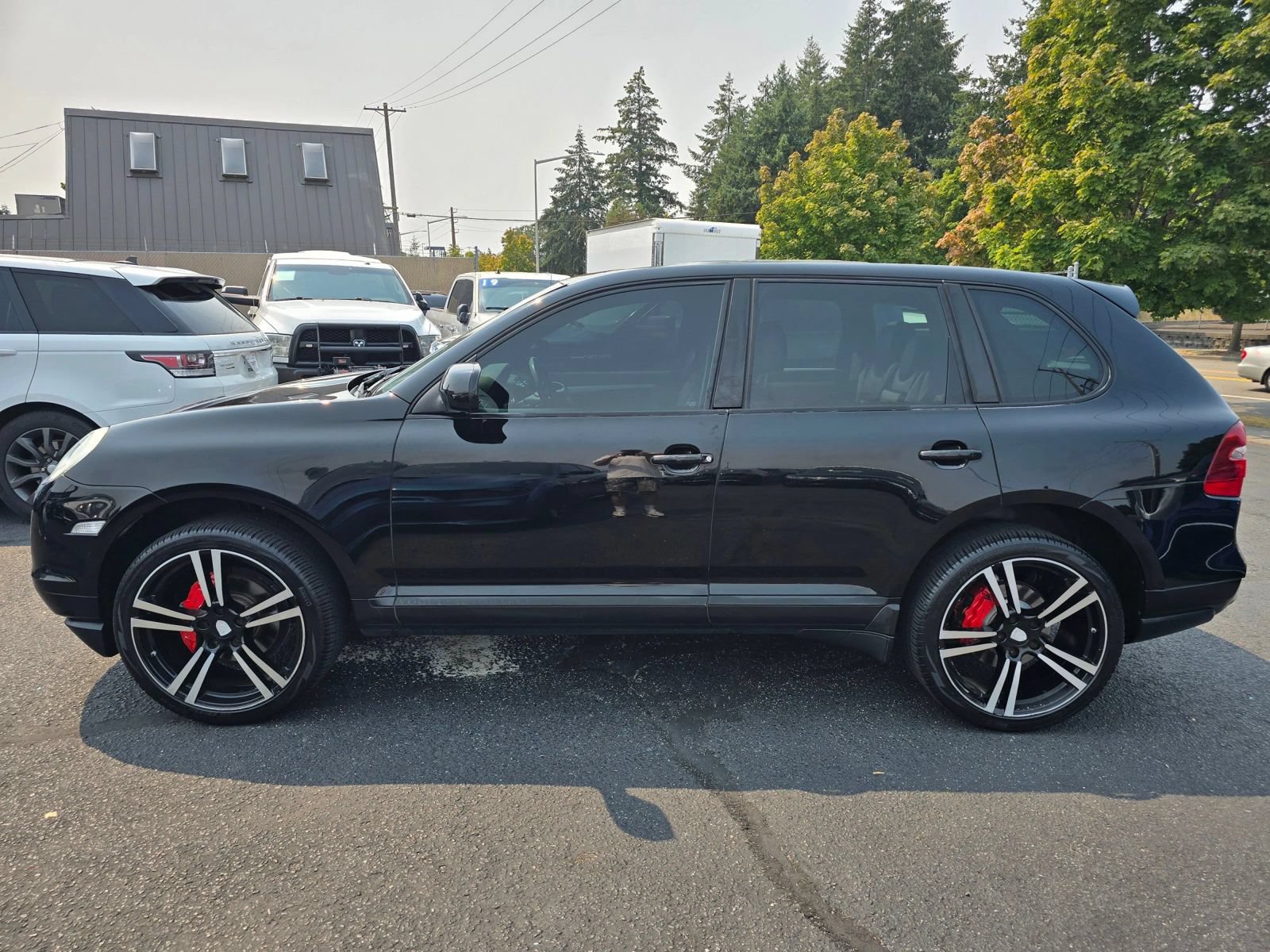 Used 2010 Porsche Cayenne AWD/4WD image 2