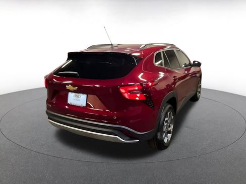 Used 2025 Chevrolet Trax LT image 14