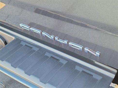 Certified 2021 GMC Canyon Denali image 5