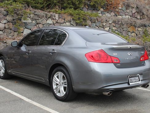 Used 2015 INFINITI Q40 Sedan 4D w/ Navigation Package image 7