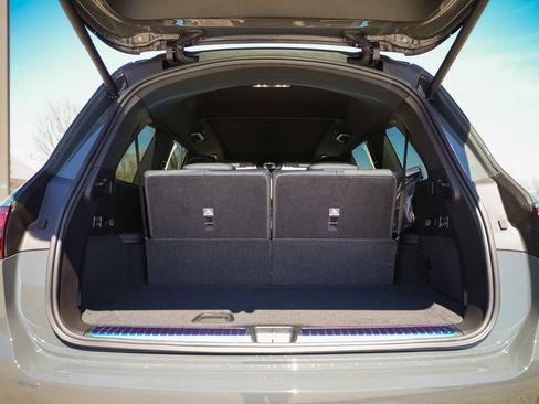 New 2026 Mercedes-Benz GLS 450 4MATIC image 37