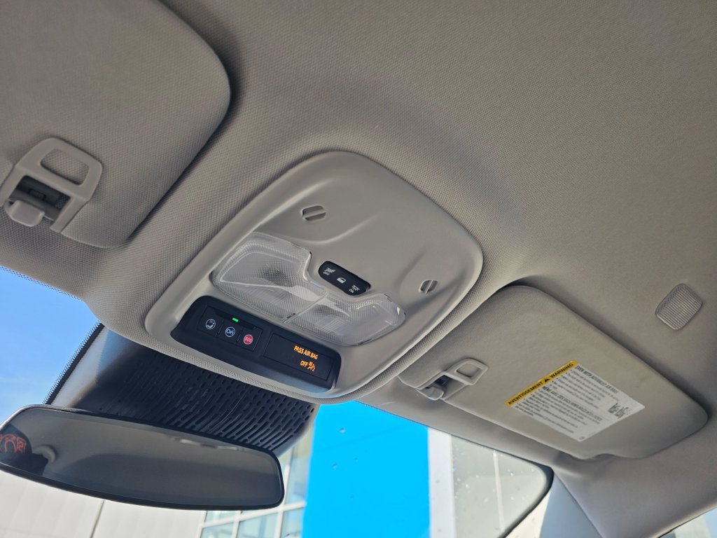 New 2027 Chevrolet Bolt LT w/ Comfort Package FWD image 31