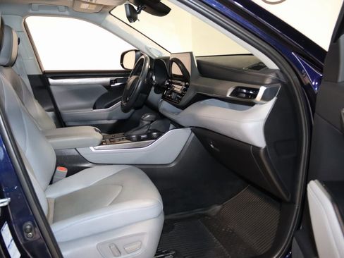 Used 2021 Toyota Highlander Platinum image 59