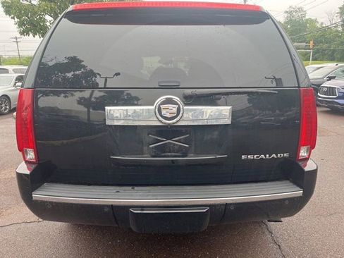 Used 2010 Cadillac Escalade Premium AWD/4WD image 4