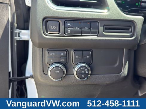Used 2023 GMC Yukon XL SLT AWD/4WD image 20