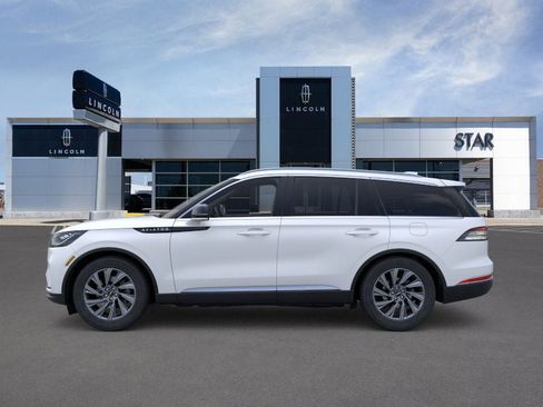 New 2026 Lincoln Aviator AWD image 3