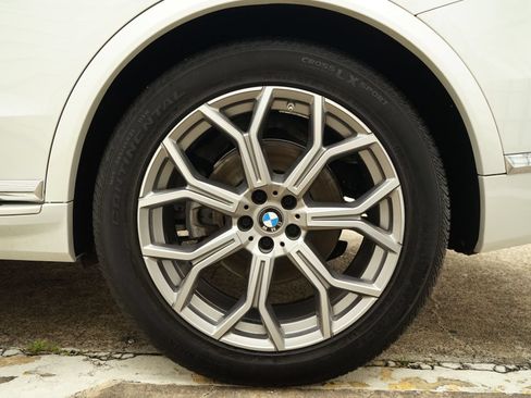 Used 2024 BMW X7 xDrive40i AWD/4WD image 35