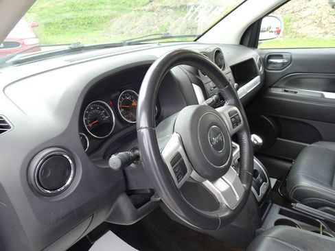 Used 2017 Jeep Compass Latitude AWD/4WD image 14