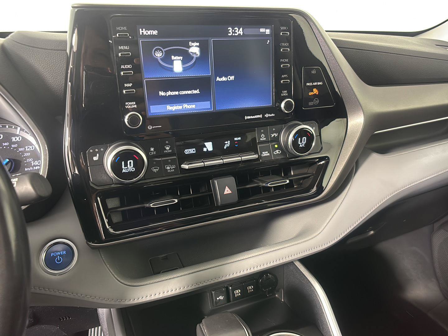 Used 2021 Toyota Highlander XLE AWD/4WD image 34