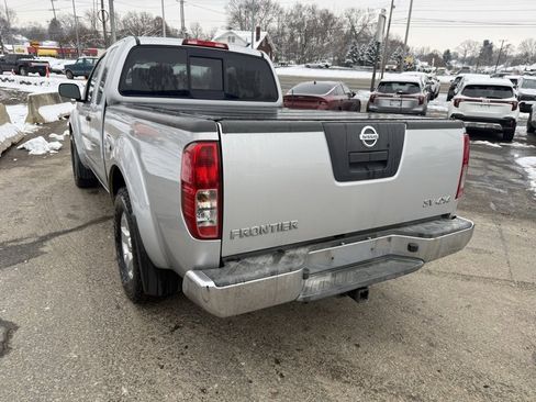 Used 2012 Nissan Frontier SV w/ SV Premium Utility Pkg image 3