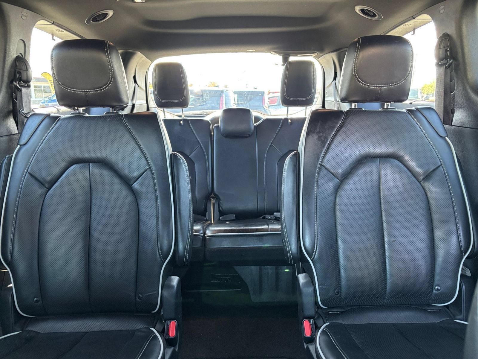 Used 2025 Chrysler Pacifica Limited FWD image 42
