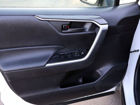 Used 2021 Toyota RAV4 LE FWD image 26