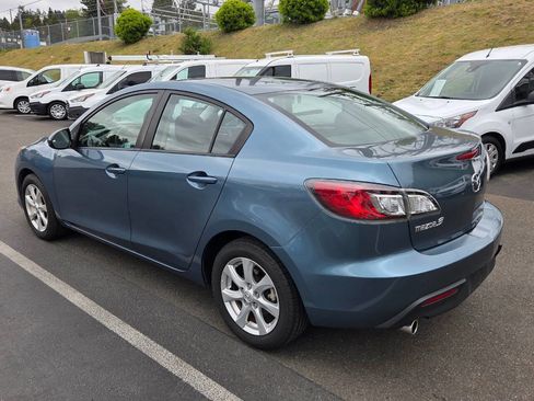Used 2010 MAZDA MAZDA3 i Touring FWD image 5