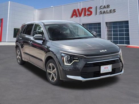 Used 2025 Kia Niro LX FWD image 3
