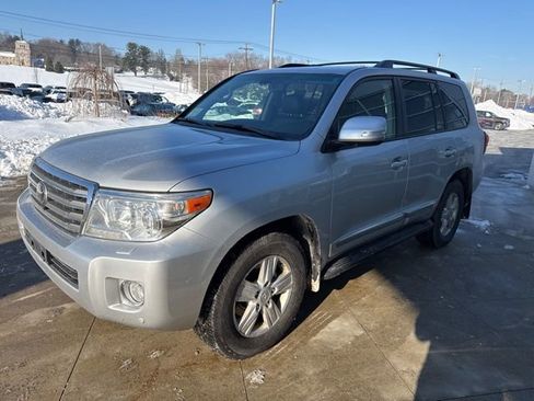 Used 2015 Toyota Land Cruiser w/ Preferred Accessory Package image 3