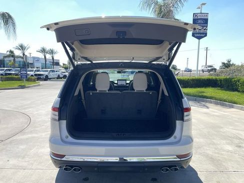 Used 2020 Lincoln Aviator Reserve w/ Equipment Group 202A AWD/4WD image 27