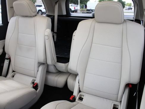 Used 2024 Mercedes-Benz GLS 450 4MATIC image 22