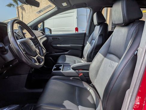 Used 2025 Honda Odyssey Sport-L image 16